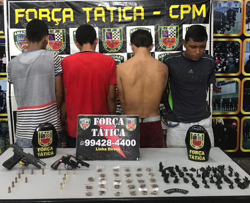Força Tática pega suspeito e apreende adolescentes com arma e drogas no Morro Força Tática pega suspeito e apreende adolescentes com arma e drogas no Morro