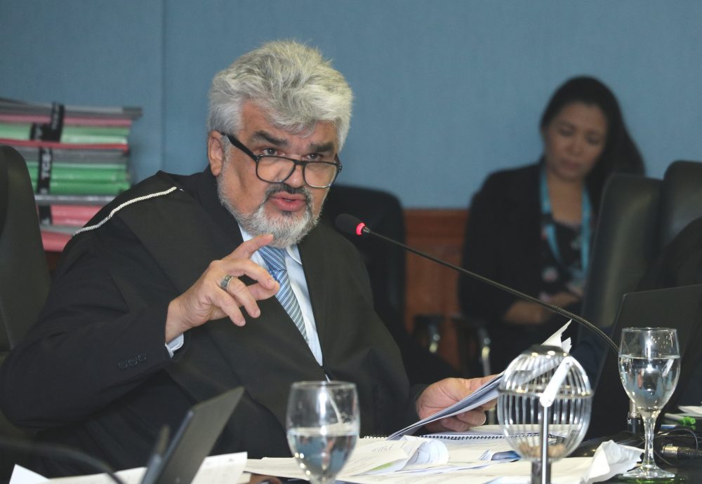 Conselheiro suspende pagamento a vice-prefeito de Benjamin Constant por acumular cargos Conselheiro suspende pagamento a vice-prefeito de Benjamin Constant por acumular cargos