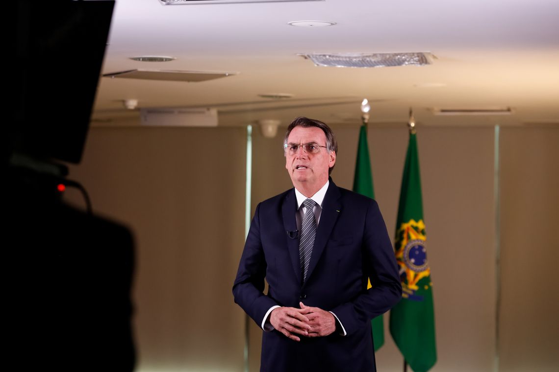 Bolsonaro diz que inc&ecirc;ndios n&atilde;o podem gerar san&ccedil;&otilde;es ao Brasil