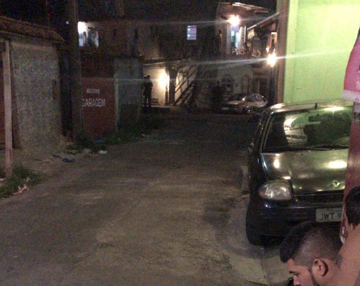 Bando ataca rivais, lança granada e assusta moradores do Morro Bando ataca rivais, lança granada e assusta moradores do Morro