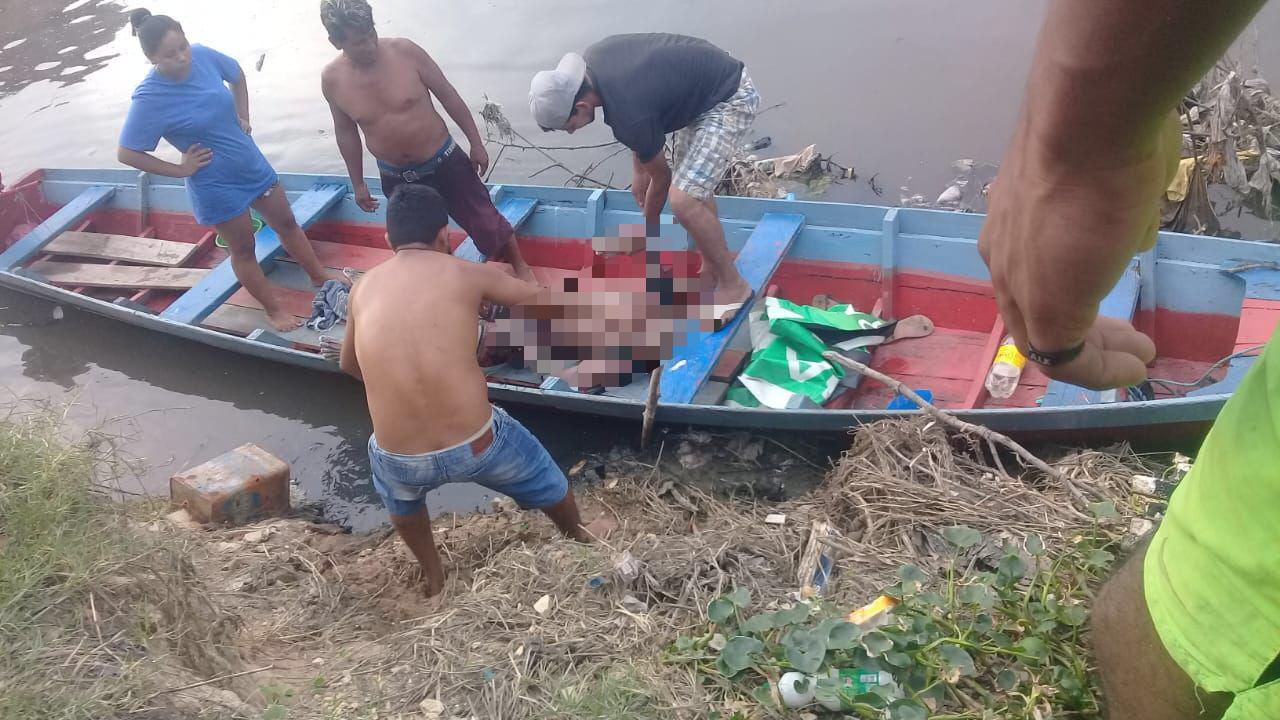 Corpo com tiro na cabe&ccedil;a &eacute; encontrado boiando no igarap&eacute; do 40