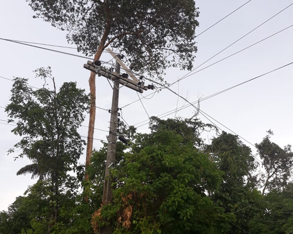 Após temporal, mais de 400 chamadas foram feitas a Amazonas Energia Após temporal, mais de 400 chamadas foram feitas a Amazonas Energia