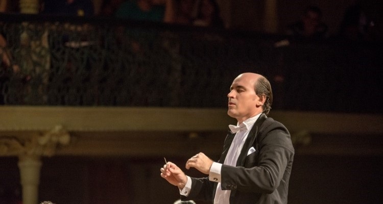 SEC apresenta &aacute;lbum visual, filme e concerto com maestro convidado no Teatro Amazonas
