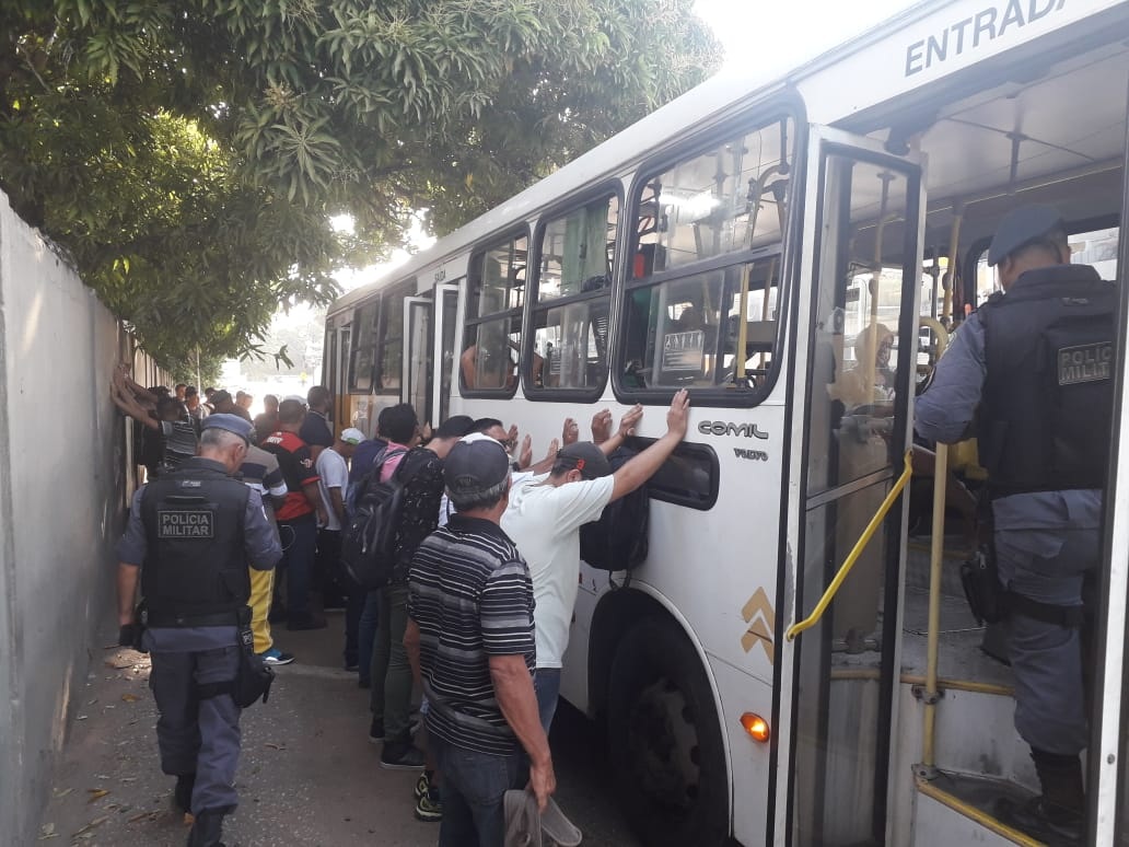 Operação 'Catraca' intensifica policiamento no transporte público na zona Sul Operação 'Catraca' intensifica policiamento no transporte público na zona Sul