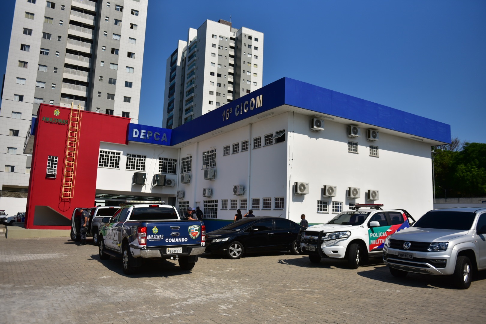 Crian&ccedil;as e adolescentes s&atilde;o resgatados ap&oacute;s m&atilde;e abandonar 6 filhos na zona Norte