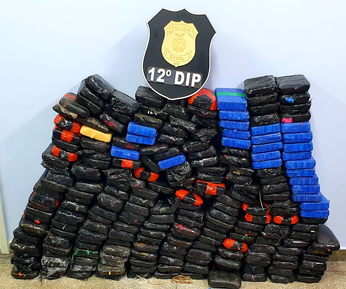 220kg de coca&iacute;na s&atilde;o apreendidos em balsa vinda de Tabatinga