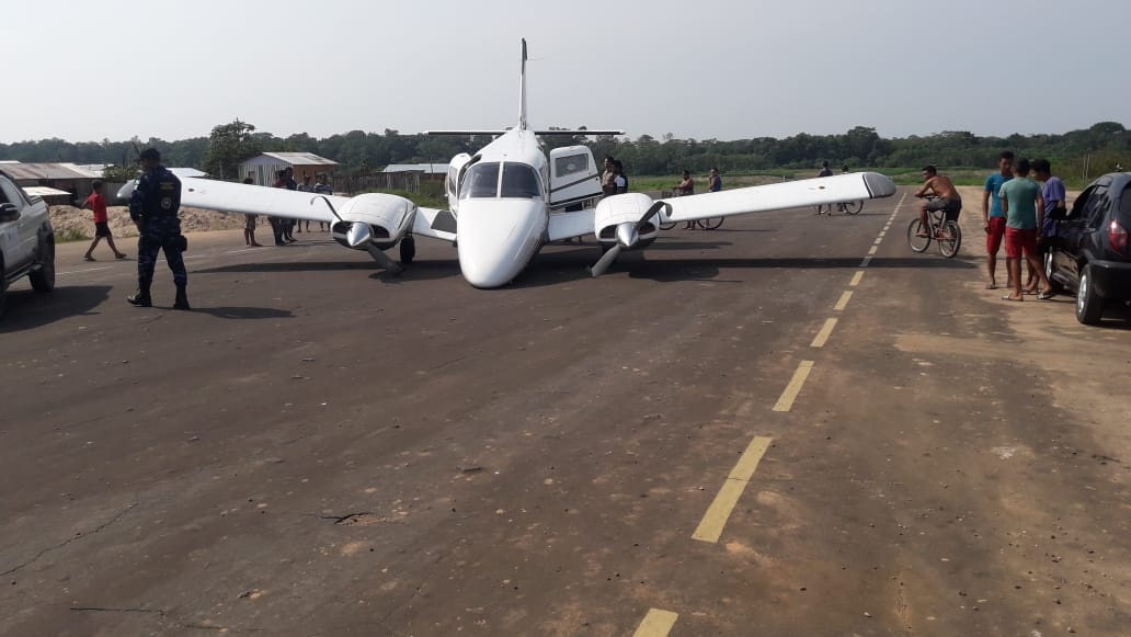 Avião faz pouso forçado em Canutama com bombeiros a bordo; ninguém ficou ferido Avião faz pouso forçado em Canutama com bombeiros a bordo; ninguém ficou ferido