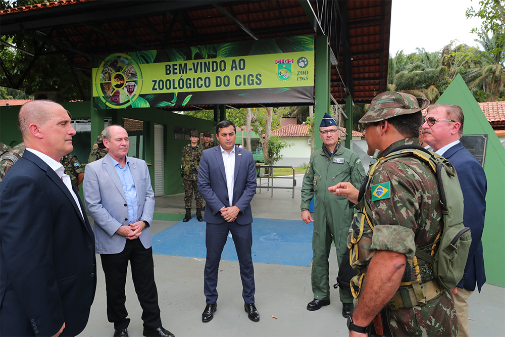 Ministros e governador visitam CIGS Ministros e governador visitam CIGS