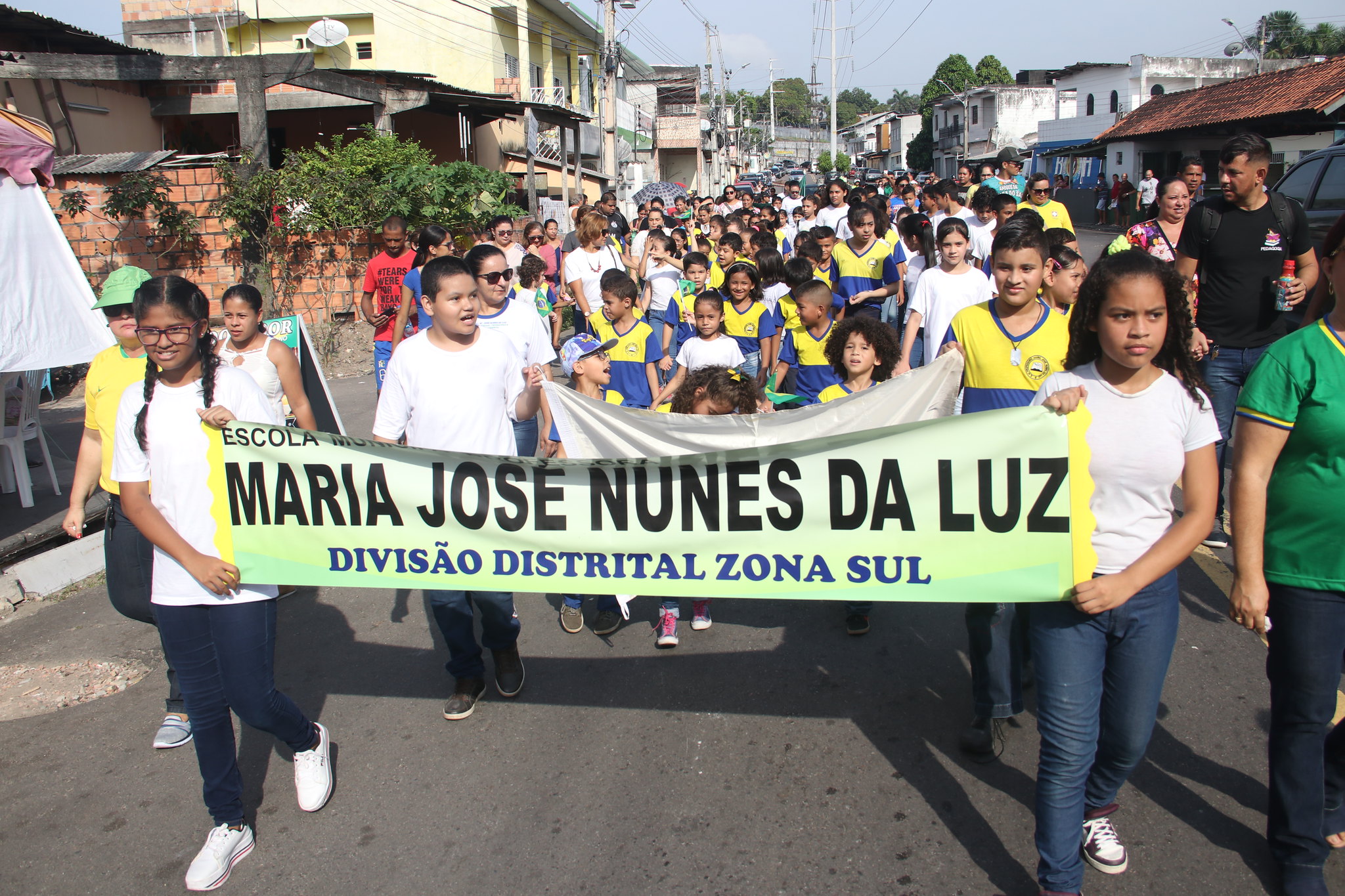 Desfile cívico de escolas municipais do bairro da Paz Desfile cívico de escolas municipais do bairro da Paz