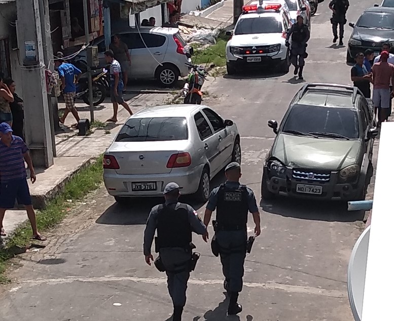 EXECUÇÃO Homem é morto com 9 tiros ao ter casa invadida no Mutirão EXECUÇÃO Homem é morto com 9 tiros ao ter casa invadida no Mutirão