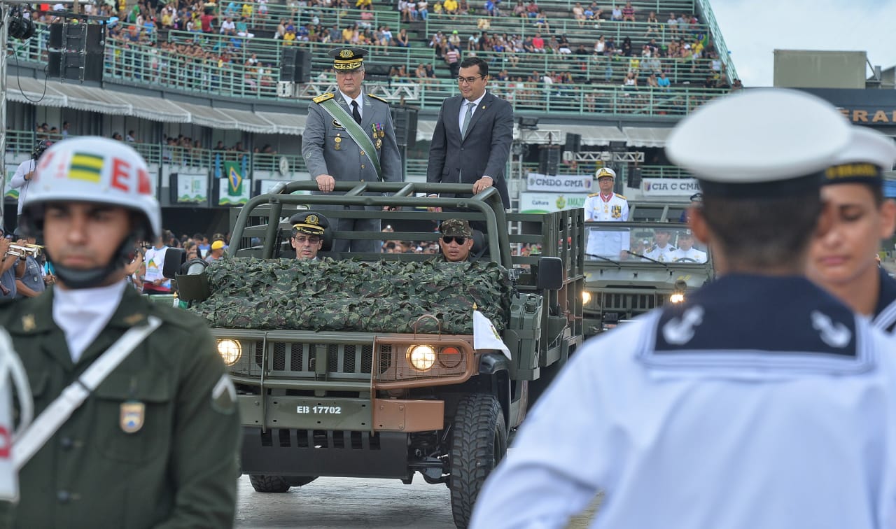 Mais de 20 mil prestigiam tradicional Desfile Militar de 7 de Setembro, no Samb&oacute;dromo