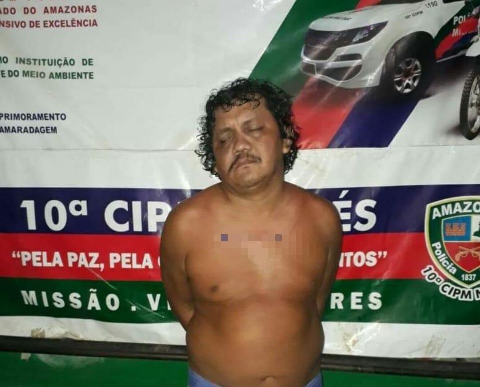 Embriagado, homem é preso suspeito de agredir os pais idosos em Maués Embriagado, homem é preso suspeito de agredir os pais idosos em Maués