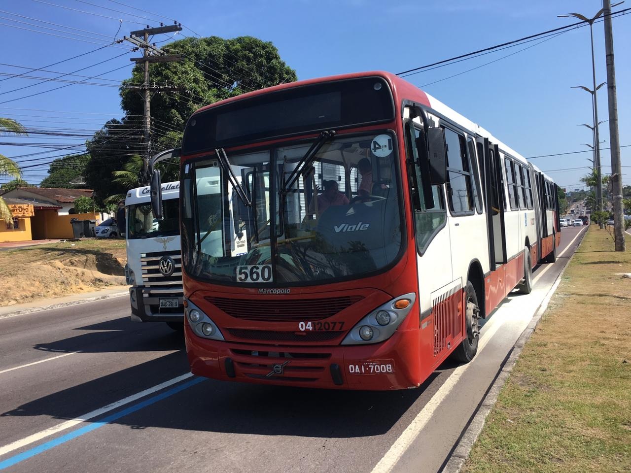 Incêndios são registrados em ônibus e mercadinho nesta segunda; não houve vítimas Incêndios são registrados em ônibus e mercadinho nesta segunda; não houve vítimas