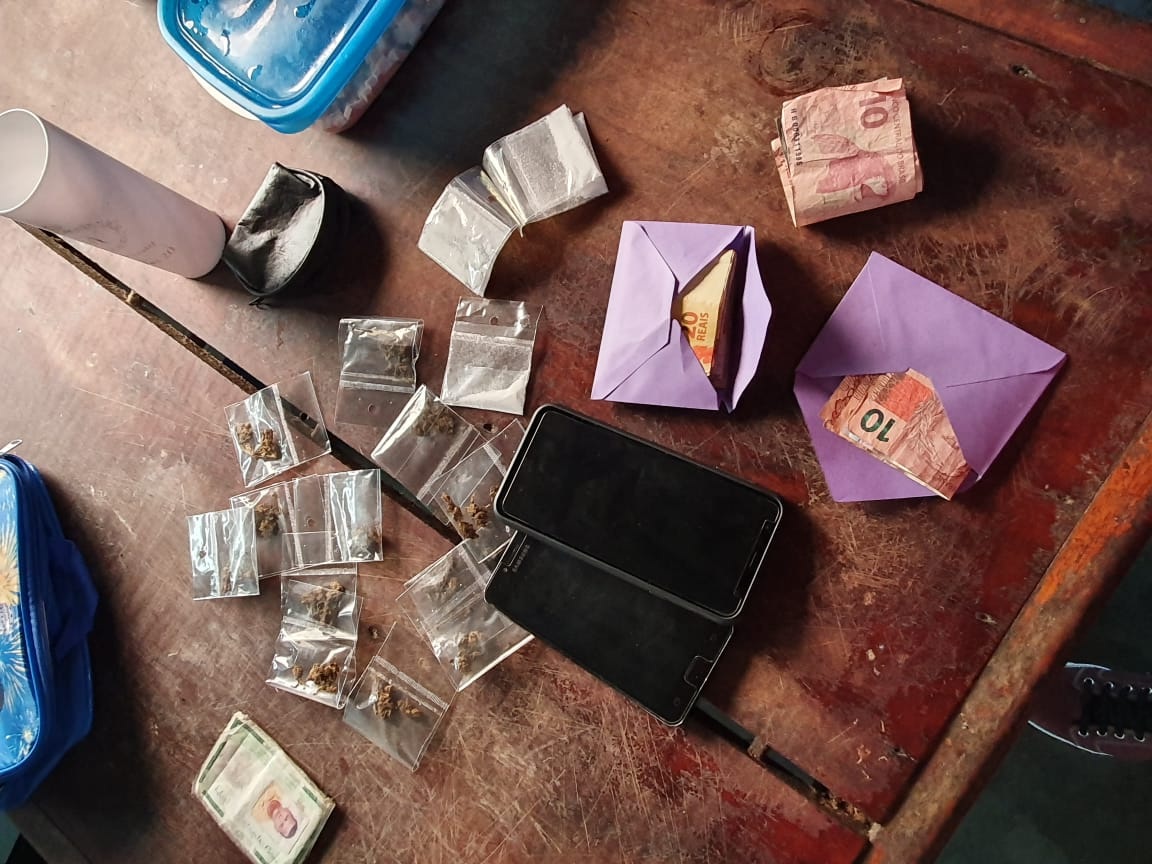Para pagar dívida de tráfico do filho, homem é preso com drogas no Jorge Teixeira Para pagar dívida de tráfico do filho, homem é preso com drogas no Jorge Teixeira