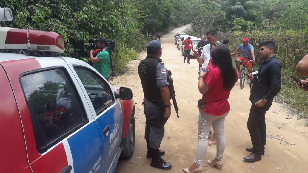 Corpo com sinais de tortura é encontrado em ramal no Puraquequara Corpo com sinais de tortura é encontrado em ramal no Puraquequara