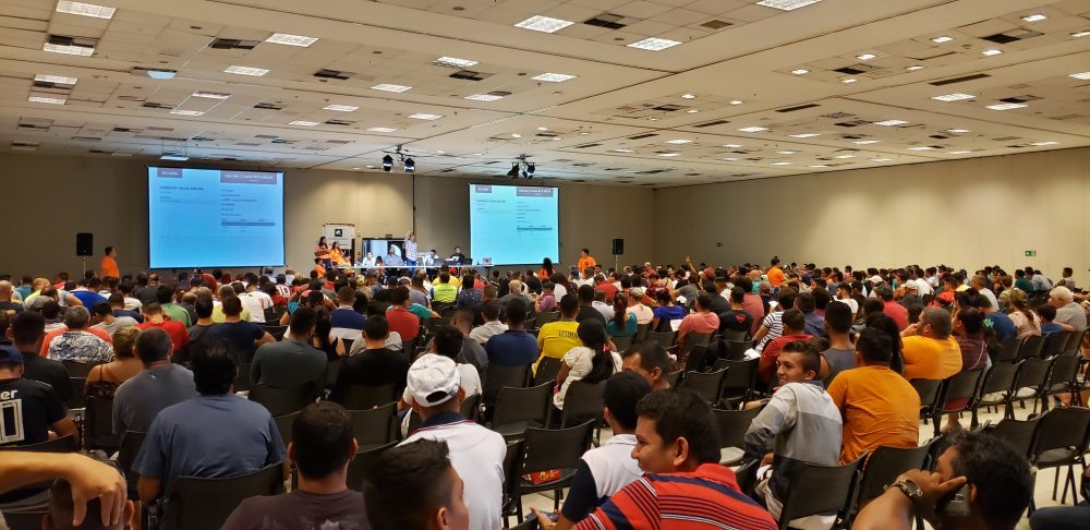 Inspeção de quase 1.000 veículos que serão leiloados pelo Detran segue até quinta-feira Inspeção de quase 1.000 veículos que serão leiloados pelo Detran segue até quinta-feira