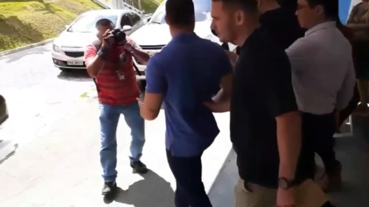 Adail Pinheiro faz exame de corpo de delito e ficará preso no Batalhão de Choque da PM Adail Pinheiro faz exame de corpo de delito e ficará preso no Batalhão de Choque da PM