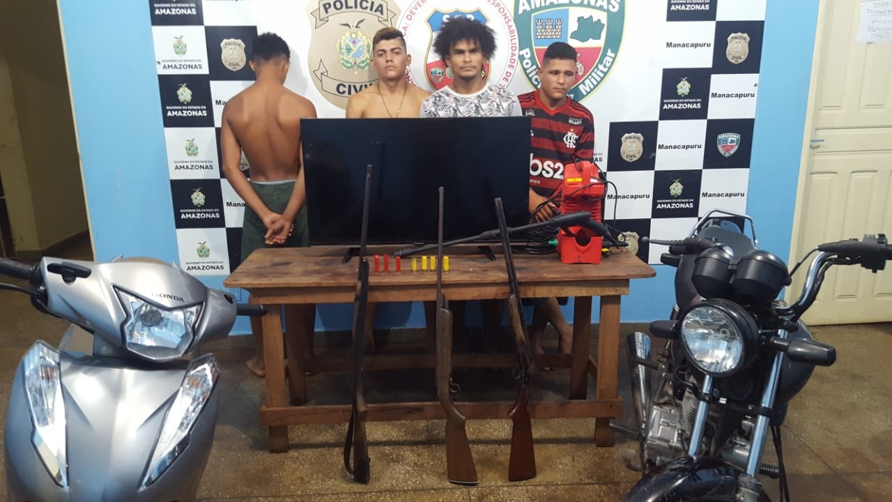 Trio &eacute; preso e adolescente apreendido por latroc&iacute;nio em Manacapuru