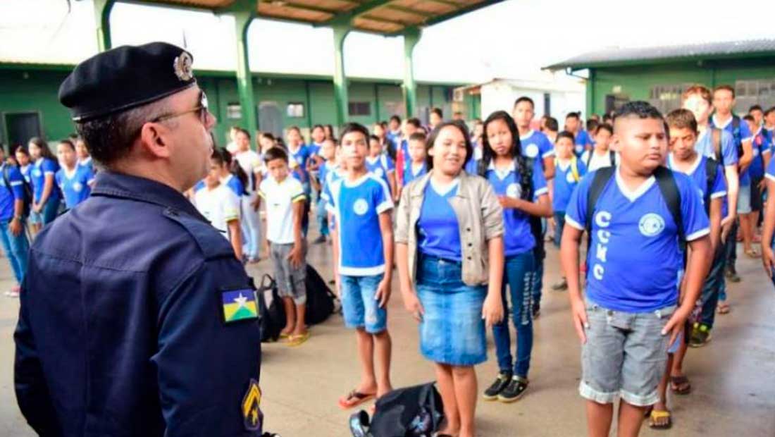 Amazonas e 15 aderem ao Programa das Escolas Cívico-Militares Amazonas e 15 aderem ao Programa das Escolas Cívico-Militares