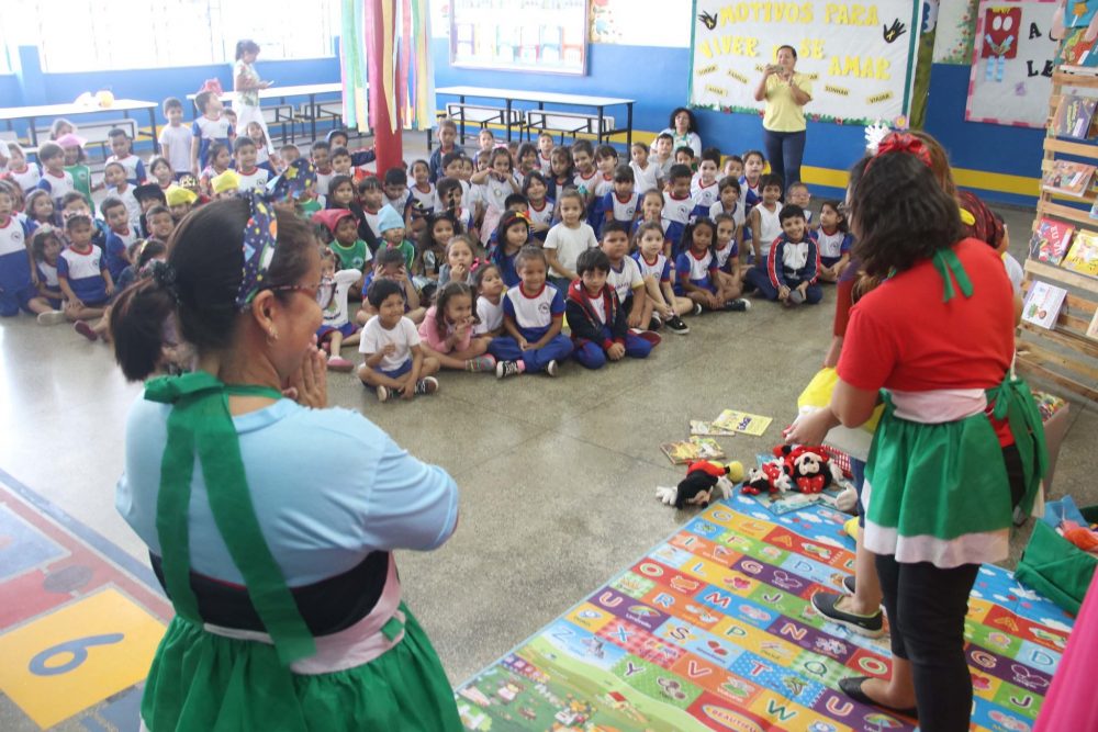 Semana do Livro Infantil tem início na rede pública para mais de 41 mil crianças Semana do Livro Infantil tem início na rede pública para mais de 41 mil crianças