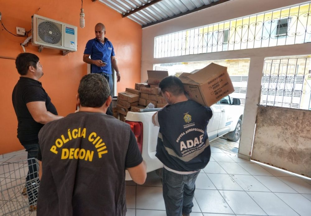 Mais de 1t de alimentos vencidos são apreendidos em 'fabrica clandestina' na Cidade Nova Mais de 1t de alimentos vencidos são apreendidos em 'fabrica clandestina' na Cidade Nova
