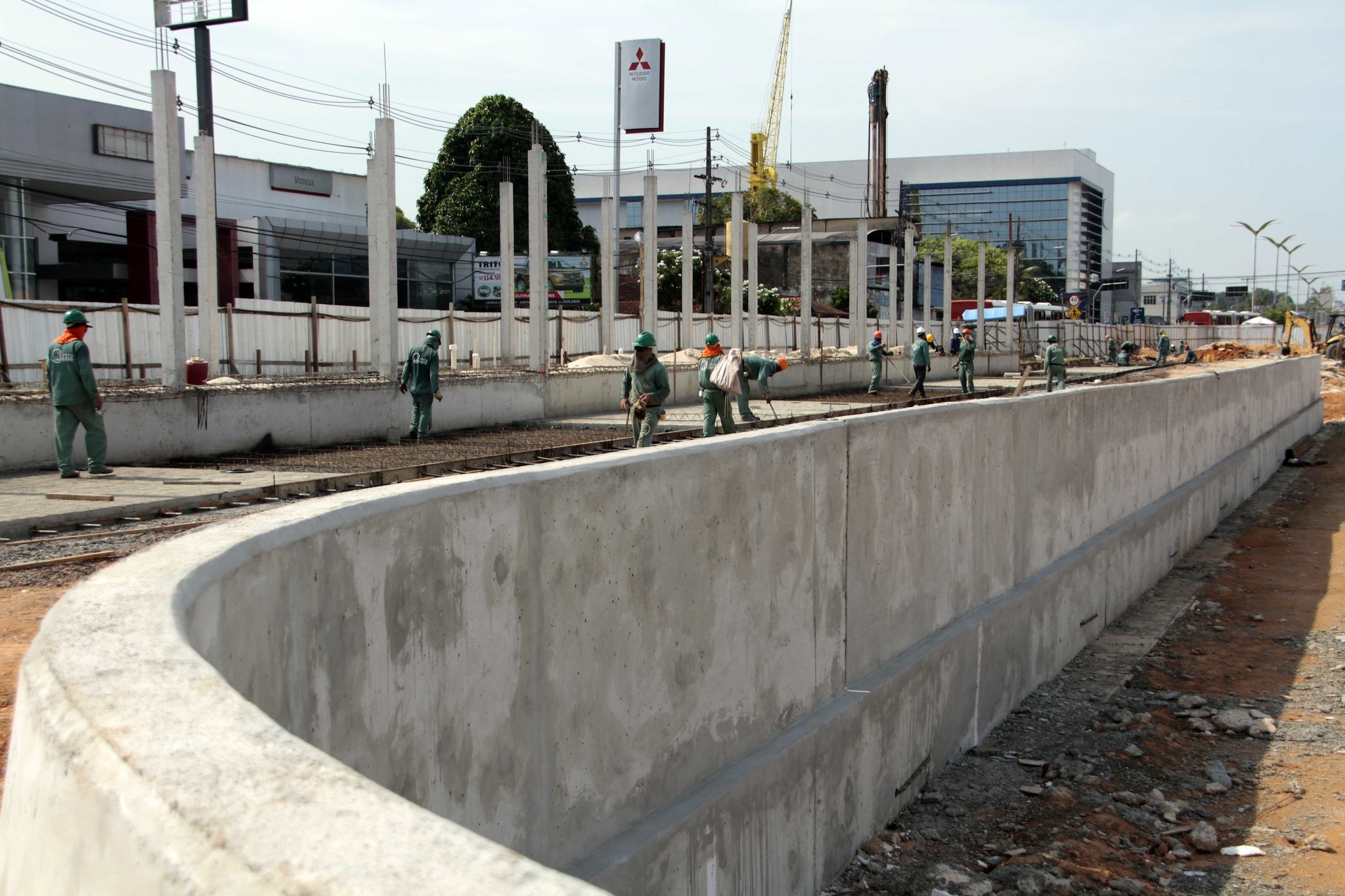 Tr&acirc;nsito na avenida Constantino Nery ter&aacute; faixa reduzida a partir deste s&aacute;bado