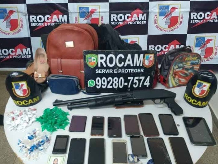 Adolescentes são apreendidos suspeitos de roubar carro e fazer arrastões na capital Adolescentes são apreendidos suspeitos de roubar carro e fazer arrastões na capital