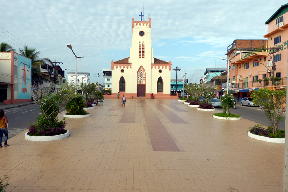 Tefé festeja a sua padroeira, Santa Teresa D'Ávila. Tefé festeja a sua padroeira, Santa Teresa D'Ávila.