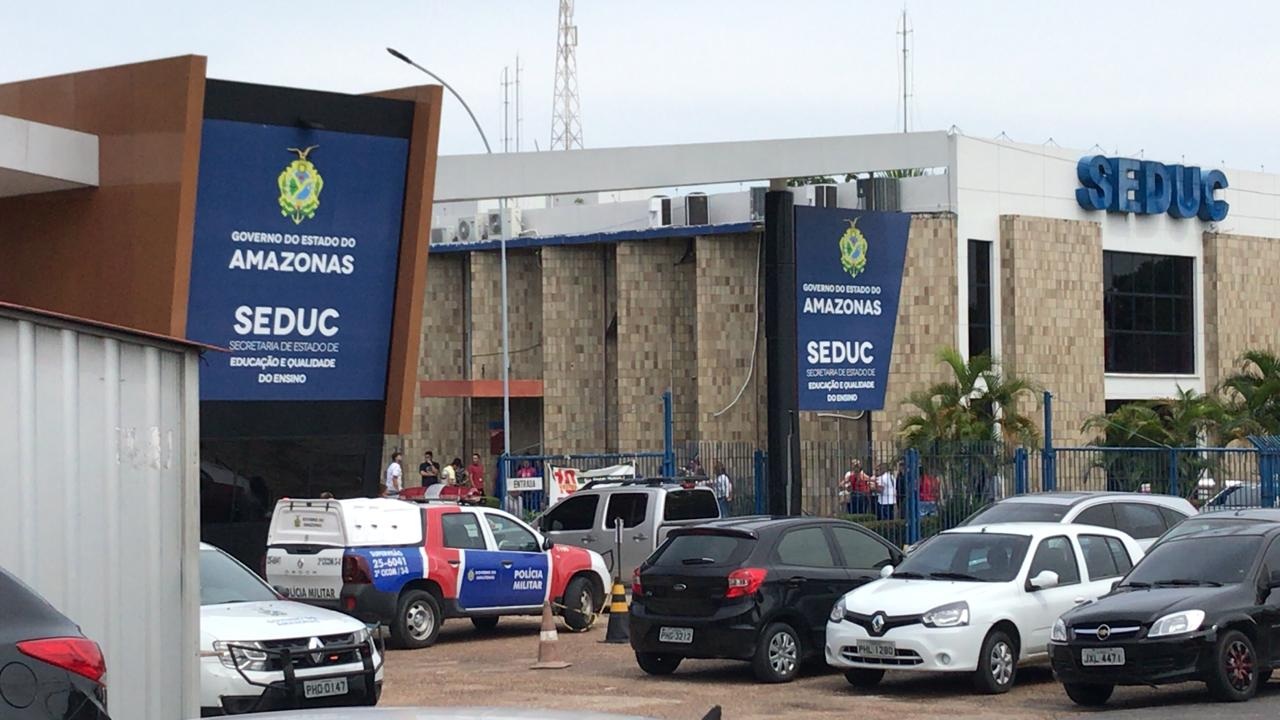 Seduc-AM nega ter ocorrido troca de tiros dentro de secretaria Seduc-AM nega ter ocorrido troca de tiros dentro de secretaria
