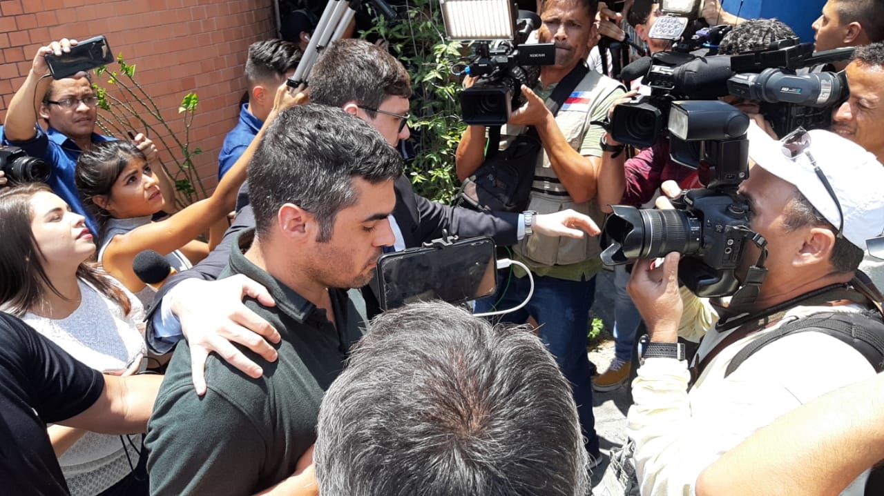 Alejandro é internado na UTI de hospital para exames e com suspeita de crise Alejandro é internado na UTI de hospital para exames e com suspeita de crise