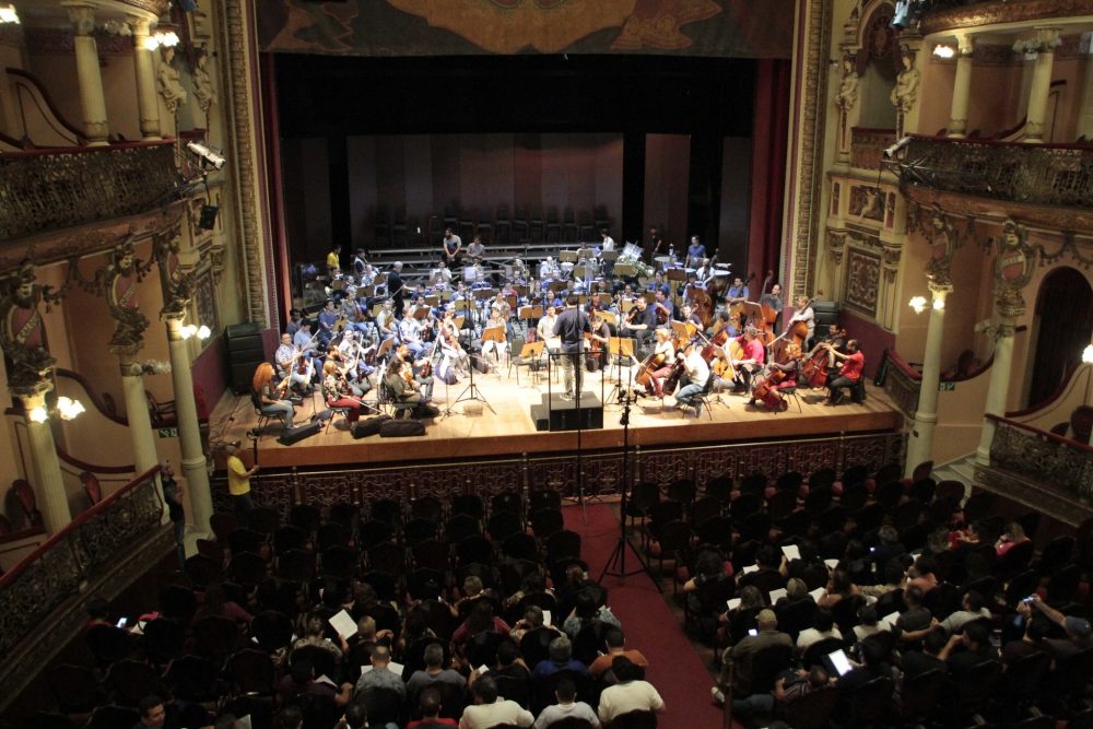 Hino de Manaus tem resgate histórico com regravação no Teatro Amazonas Hino de Manaus tem resgate histórico com regravação no Teatro Amazonas