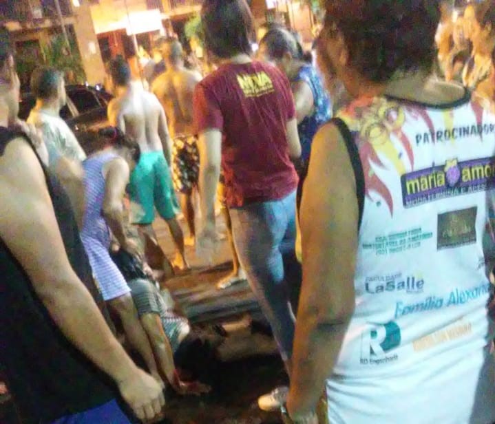 Homem &eacute; baleado em tiroteio no Mestre Chico por 4 homens e sobrevive