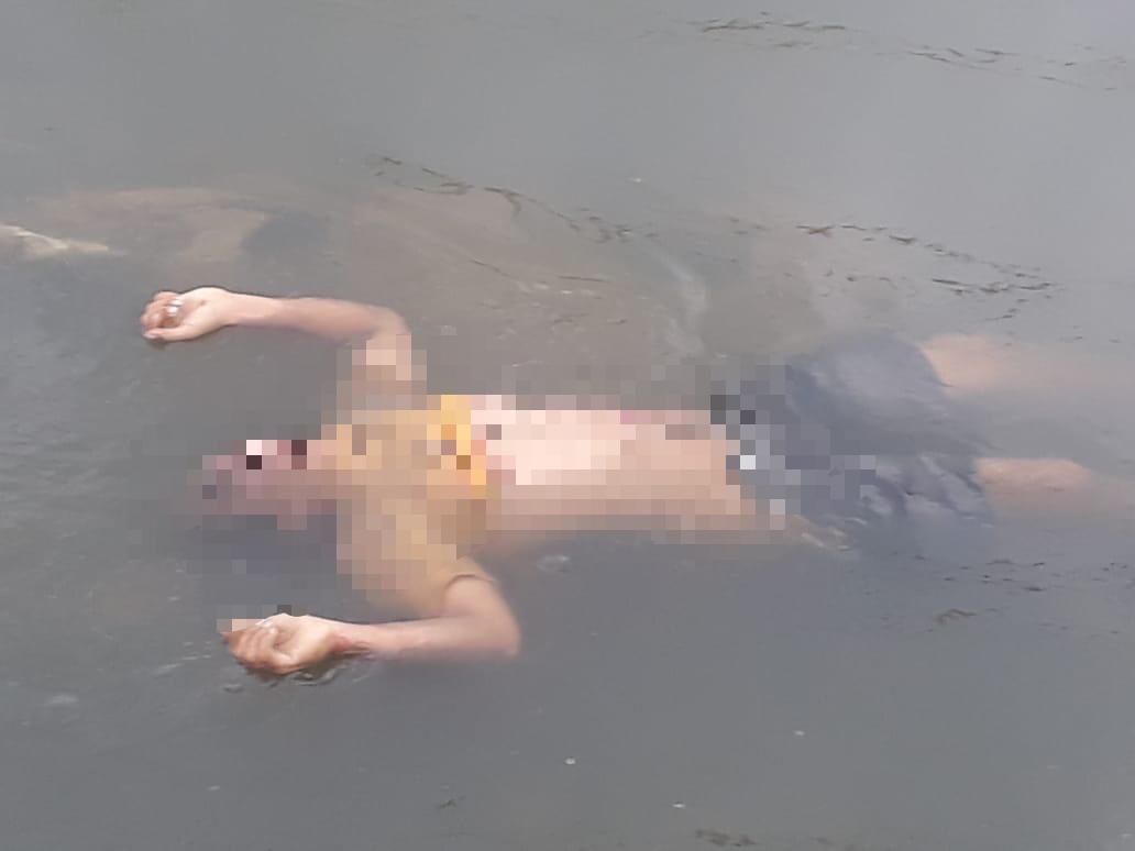 Corpo com ferimento na barriga é encontrado boiando em igarapé Corpo com ferimento na barriga é encontrado boiando em igarapé