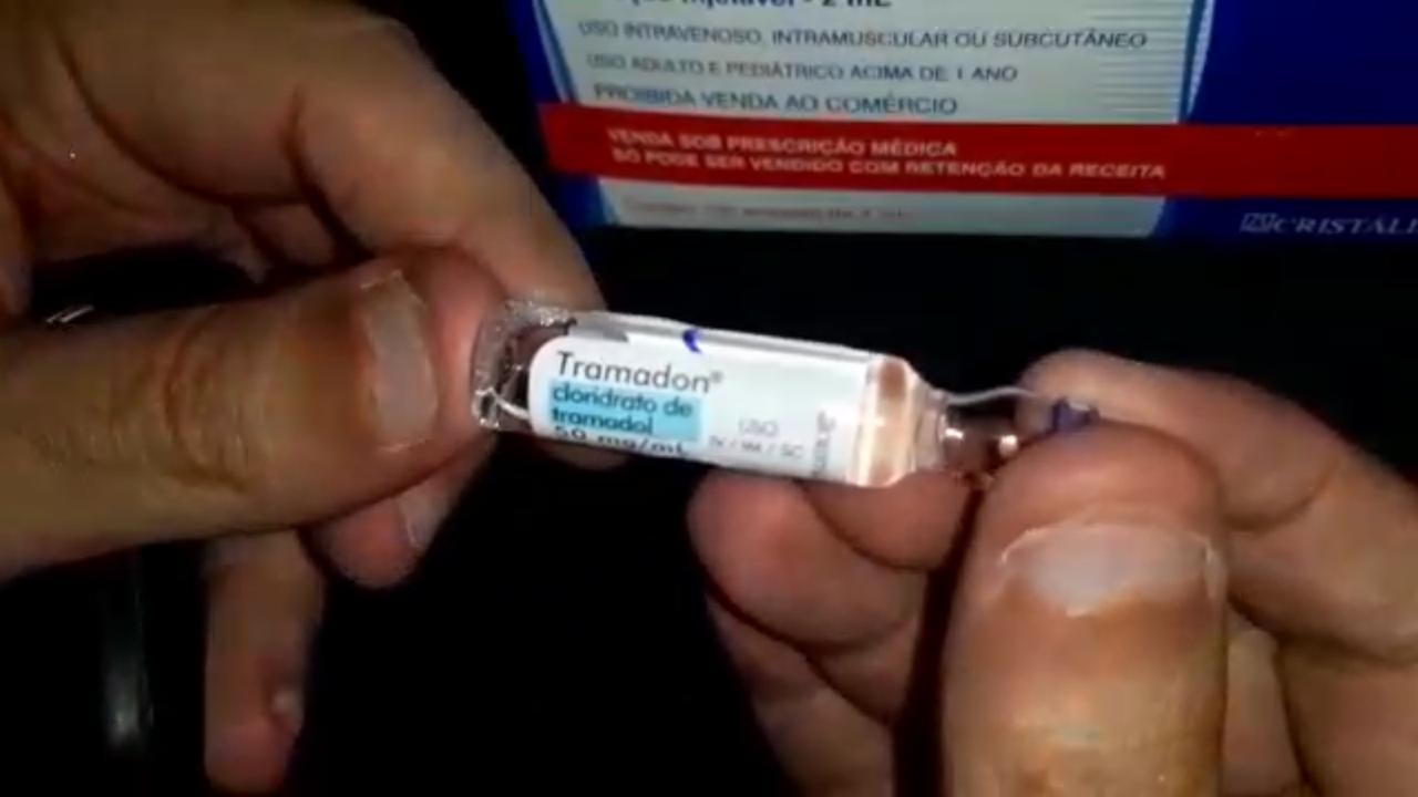 SENHOR DOS REMÉDIOS Homem é preso com milhares de medicamentos desviados de hospital, incluindo opiáceos SENHOR DOS REMÉDIOS Homem é preso com milhares de medicamentos desviados de hospital, incluindo opiáceos