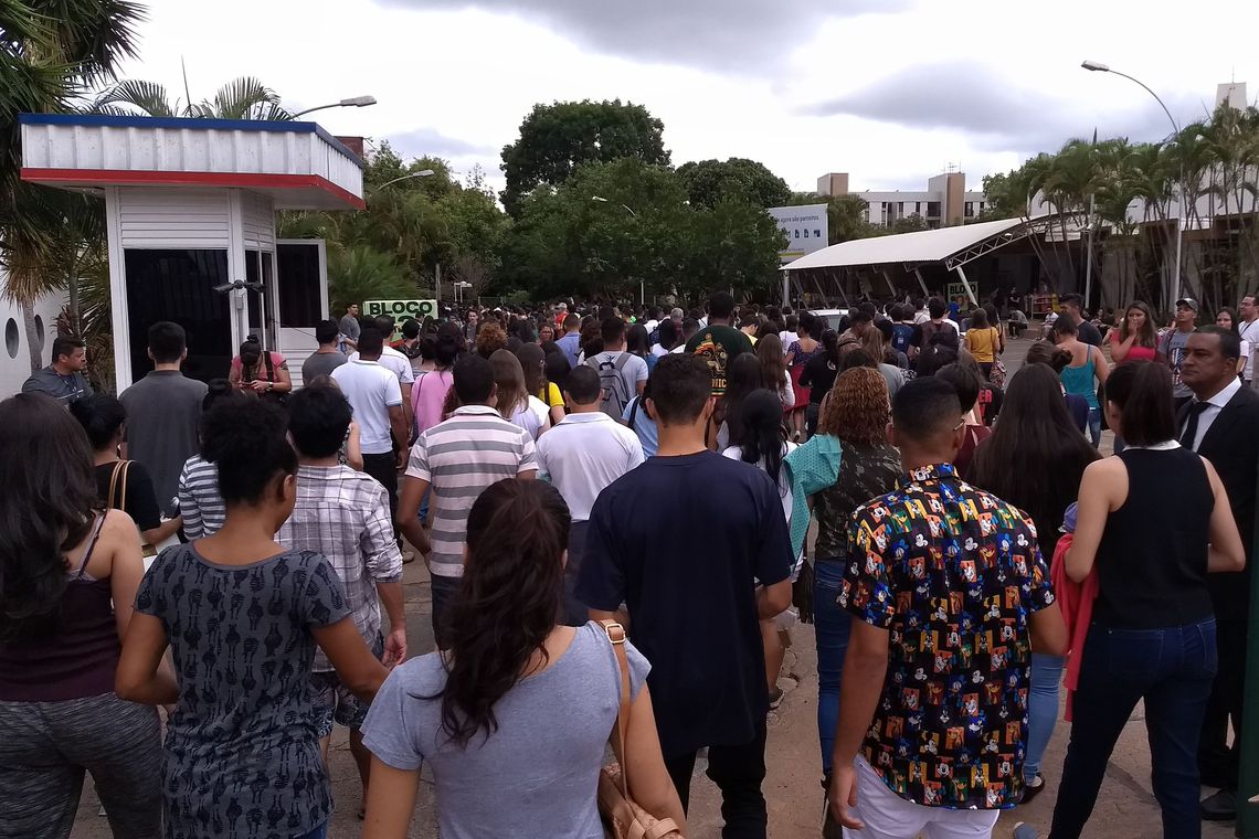 Mais de 5 milh&otilde;es fazem provas do Enem neste domingo; em 13 cidades do AM exame come&ccedil;a mais cedo