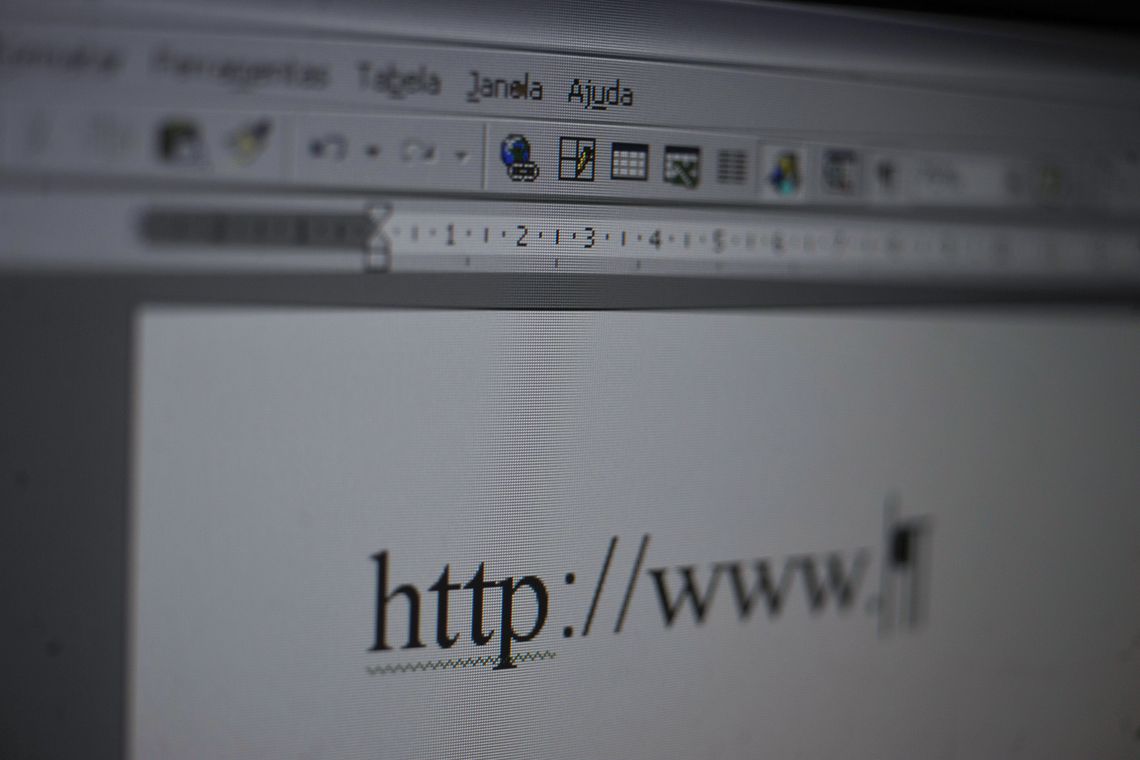 Internet faz 50 anos cercada de polêmicas; a cada minuto, 45 milhões de mensagens rodam pelo Whatsapp Internet faz 50 anos cercada de polêmicas; a cada minuto, 45 milhões de mensagens rodam pelo Whatsapp