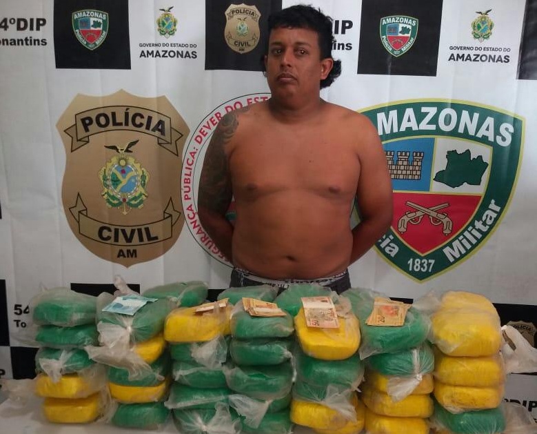 TONANTINS Homem é preso tentando embarcar 64kg de drogas em embarcação TONANTINS Homem é preso tentando embarcar 64kg de drogas em embarcação
