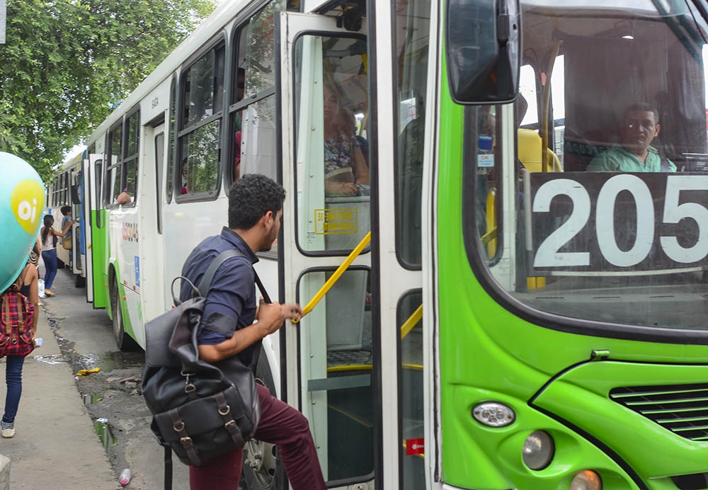 260 COLETIVOS Segundo dia do Enem tem reforço de frota de ônibus 260 COLETIVOS Segundo dia do Enem tem reforço de frota de ônibus