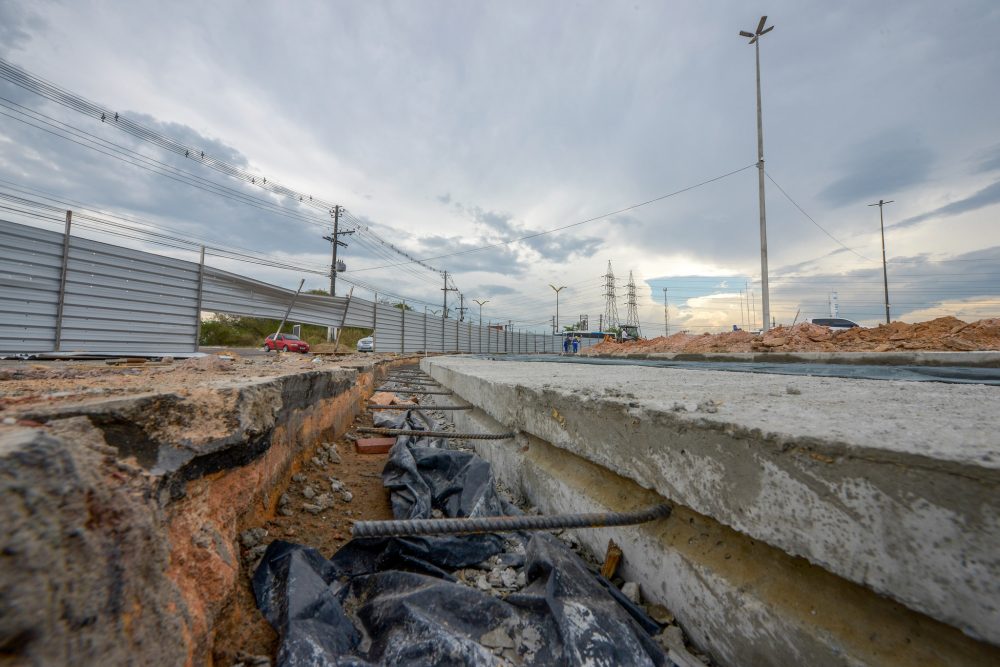 Obras avançam no Distrito e alteram o trânsito na rotatória do Armando Mendes Obras avançam no Distrito e alteram o trânsito na rotatória do Armando Mendes