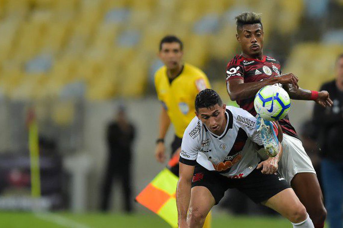 JOGAÇO Flamengo e Vasco empatam em partido com 8 gols no Maracanã JOGAÇO Flamengo e Vasco empatam em partido com 8 gols no Maracanã