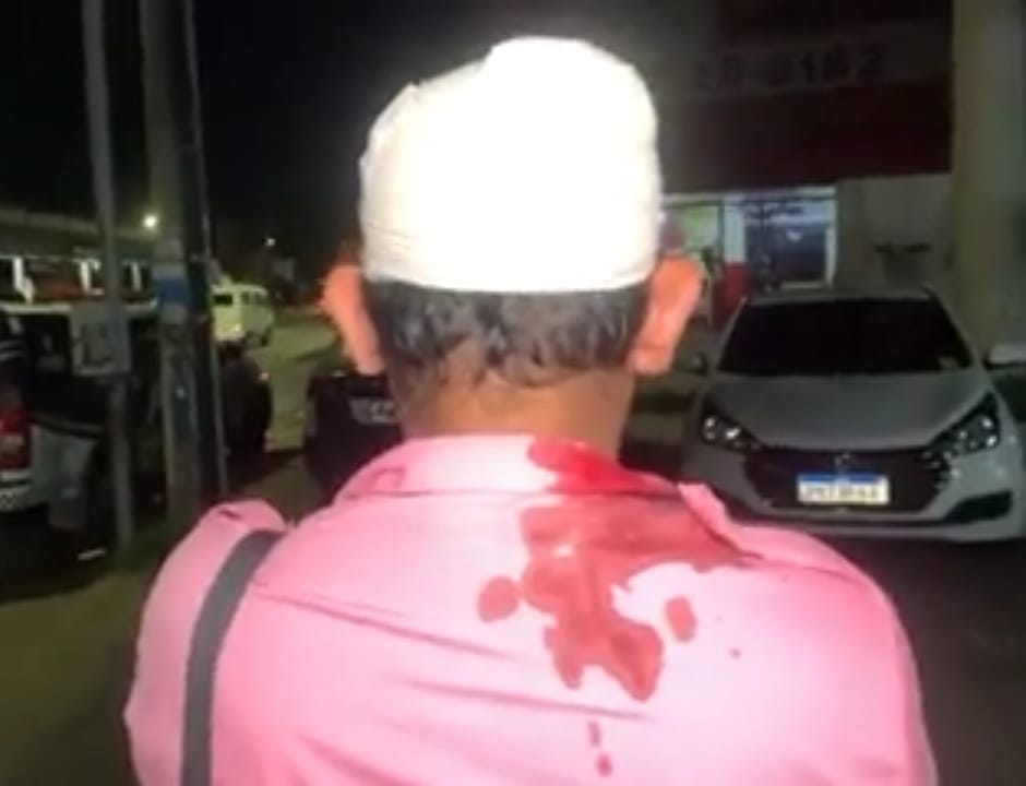 Motorista de &ocirc;nibus fica ferido ao levar coronhadas durante assalto na linha 680