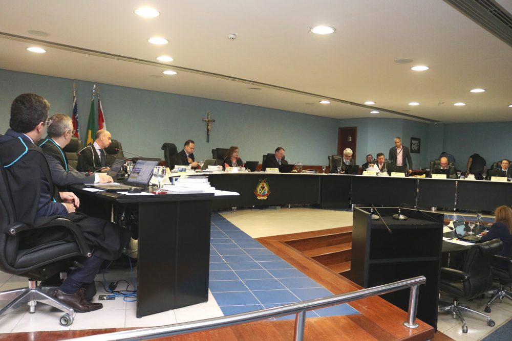 Pleno do TCE reprova contas de ex-prefeito que deve devolver R$ 2,1 milh&otilde;es
