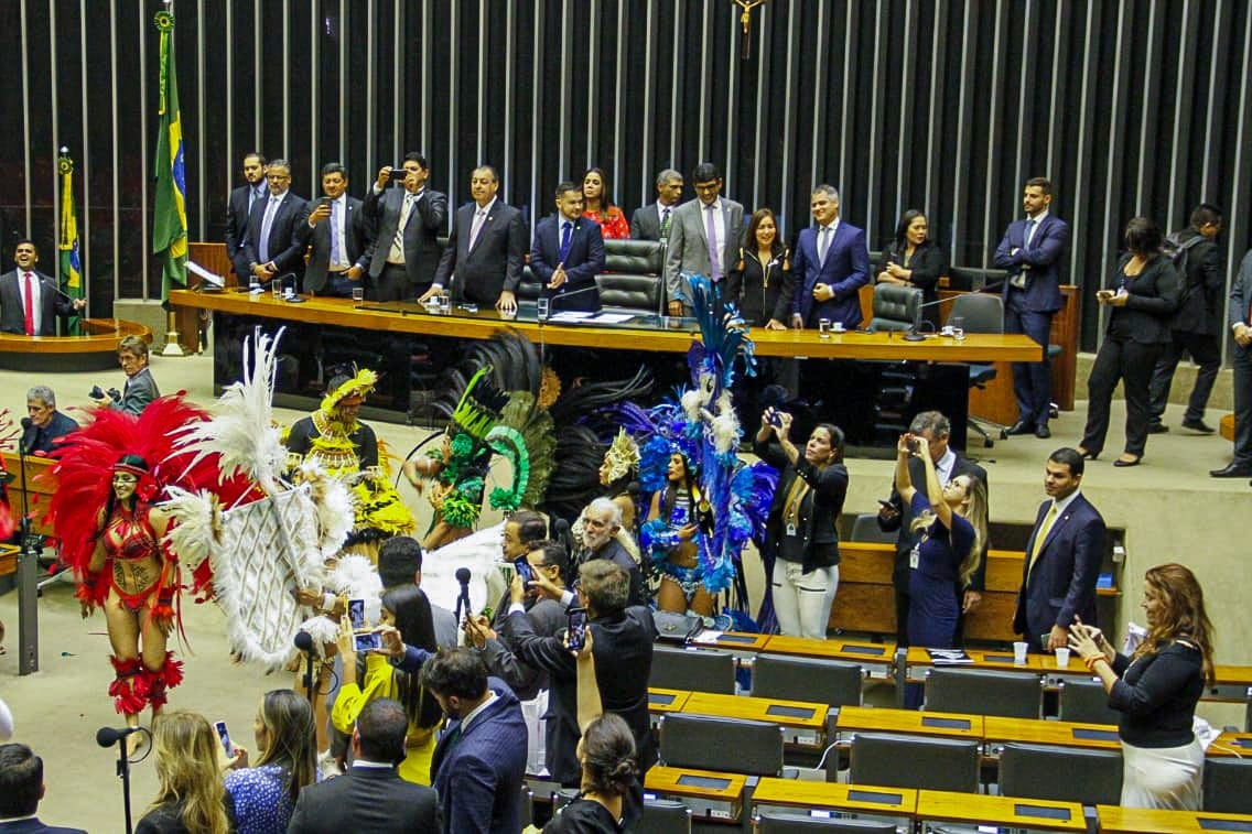 Em Brasília, Caprichoso e Garantido embalam homenagem ao turismo e cultura do Amazonas Em Brasília, Caprichoso e Garantido embalam homenagem ao turismo e cultura do Amazonas