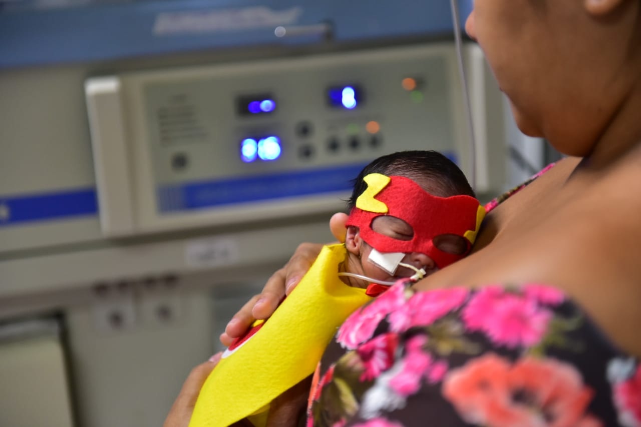 Bebês prematuros viram super-heróis na Maternidade Balbina Mestrinho Bebês prematuros viram super-heróis na Maternidade Balbina Mestrinho