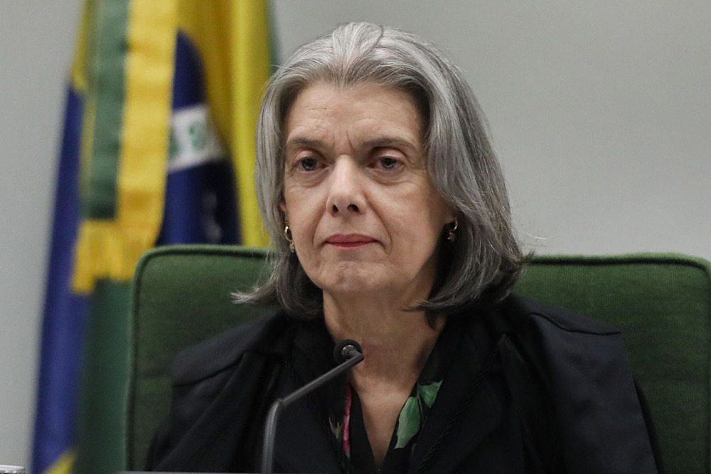 Cármen Lúcia defende urnas eletrônicas e diz que há a confiança da população