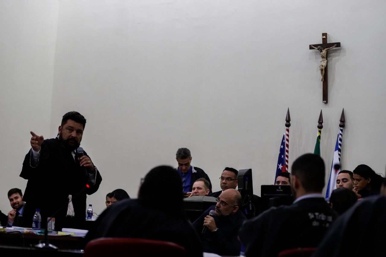 Perito Molina e Dalledone 'se estranham' durante segundo dia de julgamento Perito Molina e Dalledone 'se estranham' durante segundo dia de julgamento