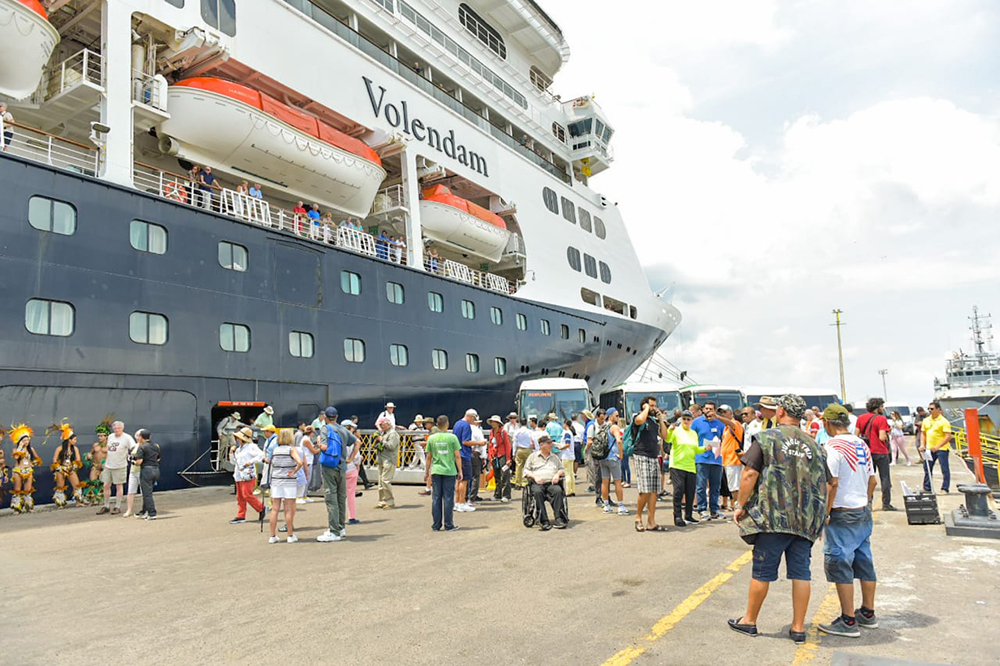 M/S Volendam, navio de cruzeiro em Manaus M/S Volendam, navio de cruzeiro em Manaus
