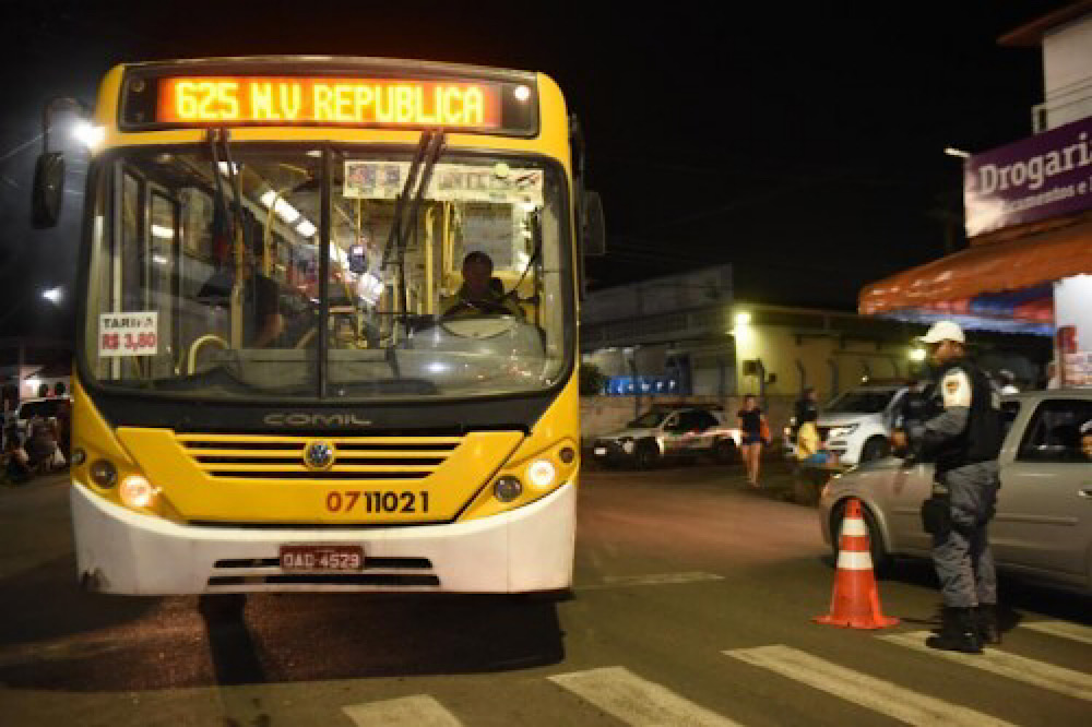 &Ocirc;nibus 