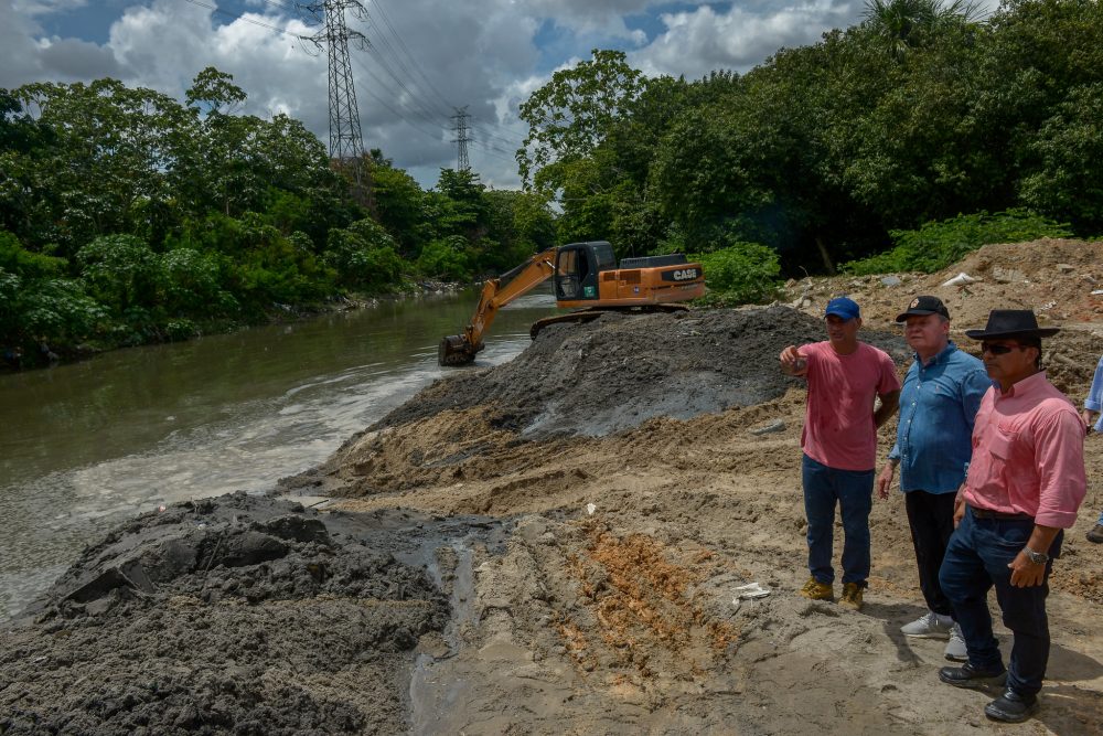 Prefeitura conclui dragagem em mais de seis mil metros do igarapé do Mindu Prefeitura conclui dragagem em mais de seis mil metros do igarapé do Mindu