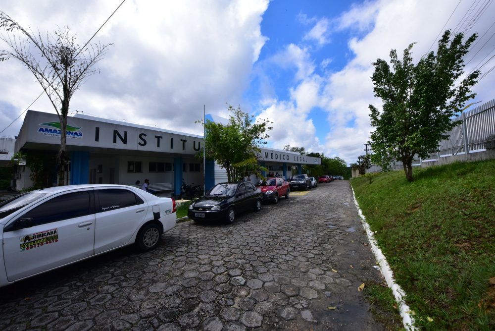 Homem &eacute; morto a facadas no pesco&ccedil;o e cabe&ccedil;a no S&atilde;o Geraldo